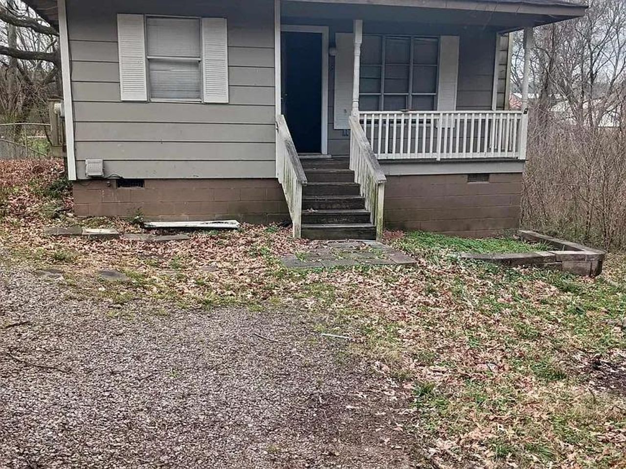 listing, photo 1