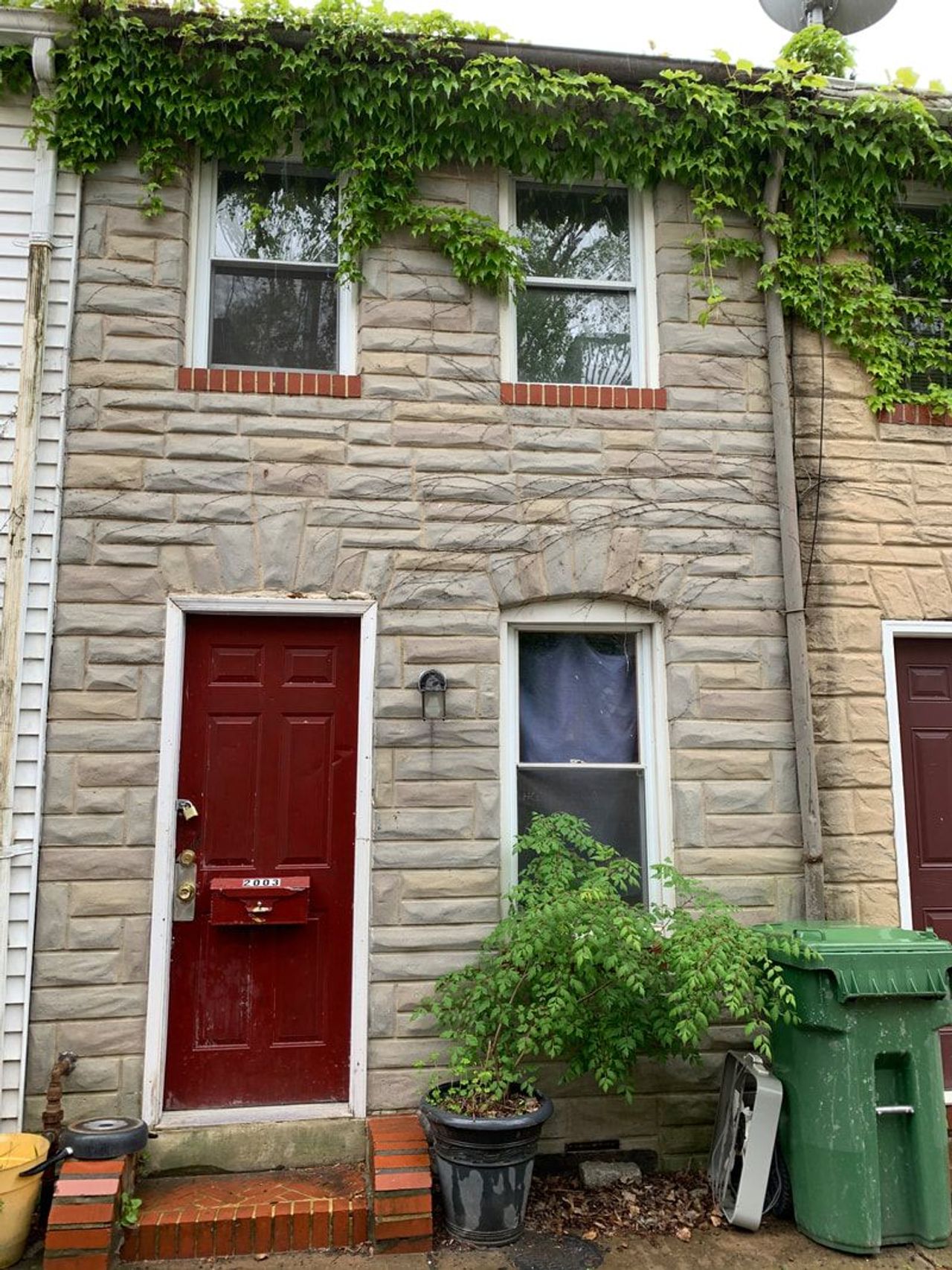 listing, photo 1
