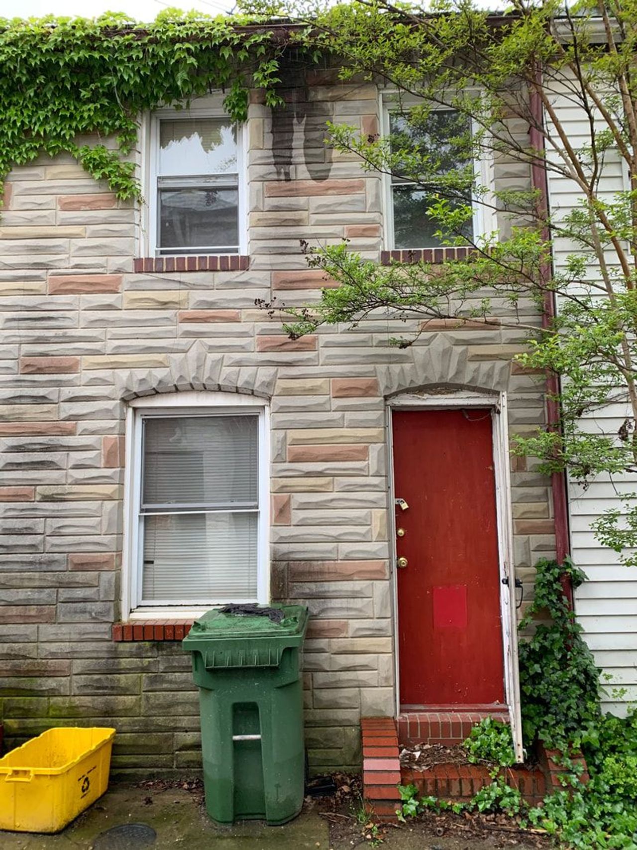 listing, photo 1