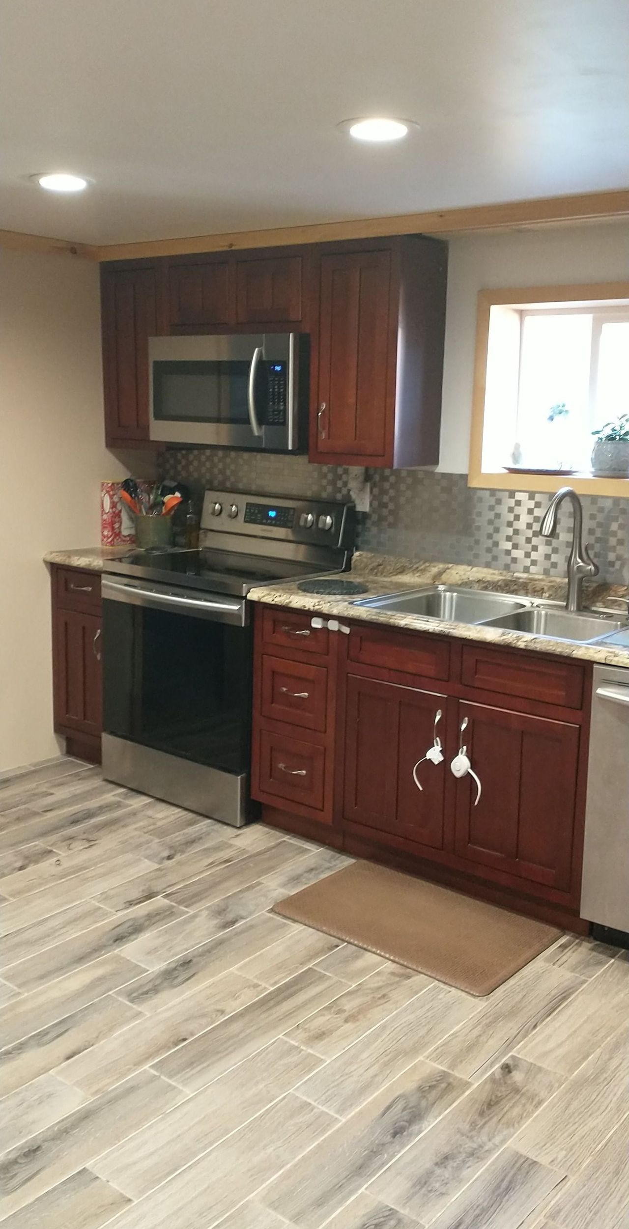 listing, photo 1