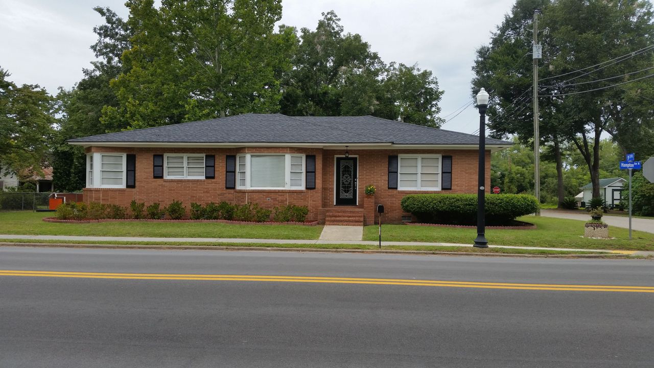listing, photo 1
