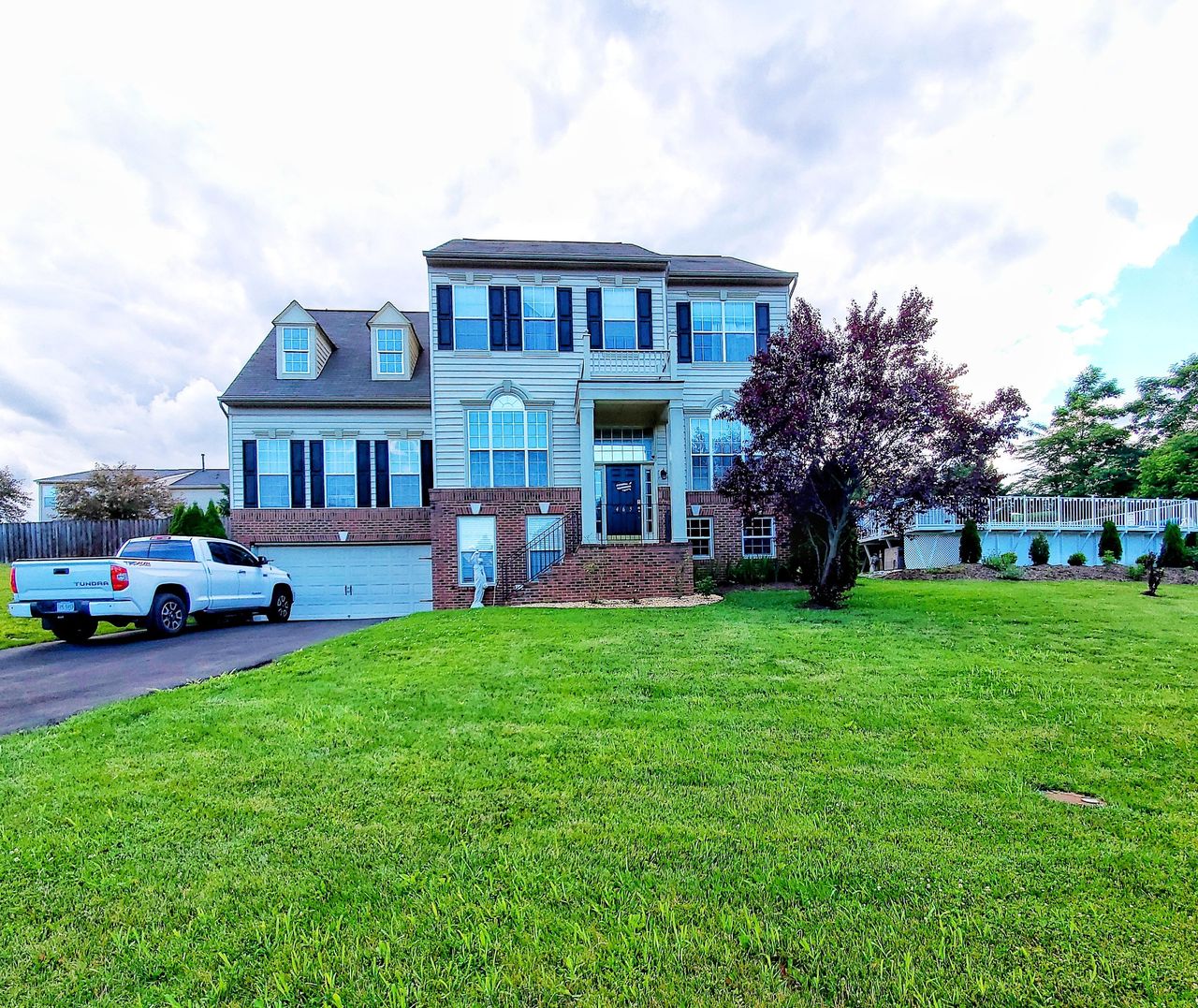 listing, photo 1