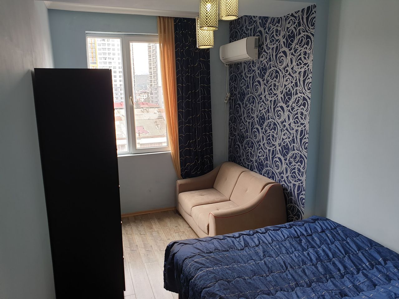listing, photo 1