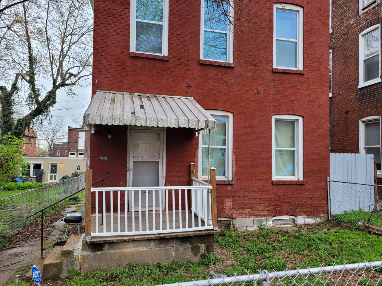 listing, photo 1