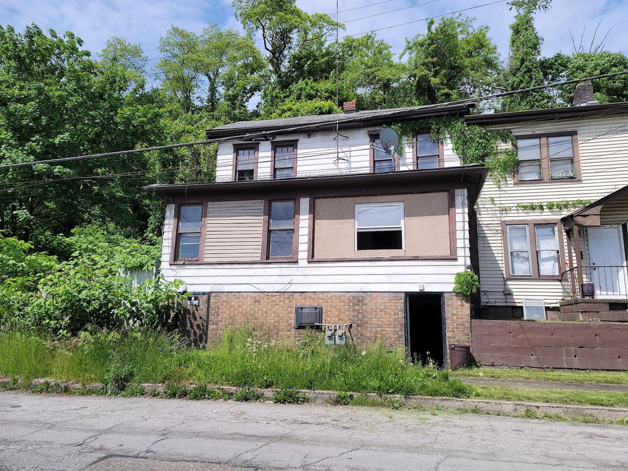 listing, photo 1