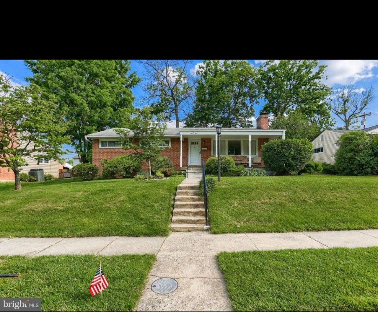 listing, photo 1