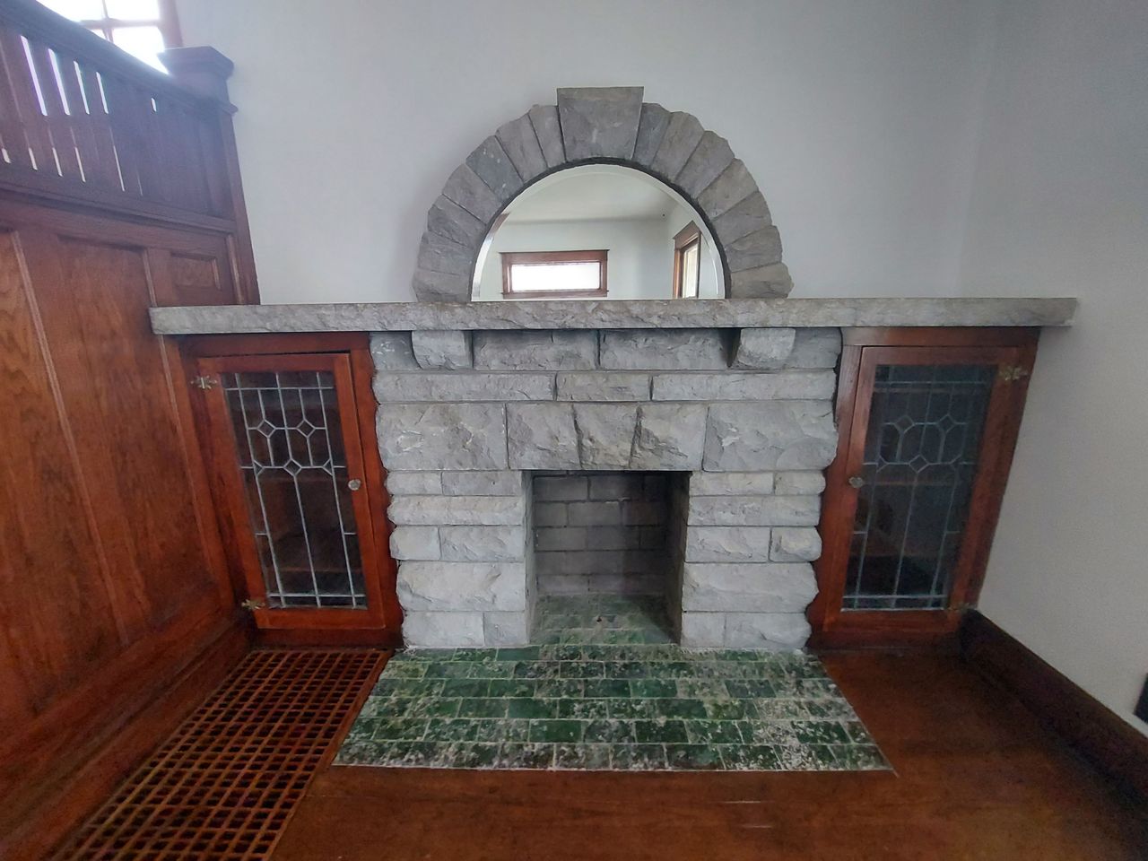 listing, photo 1