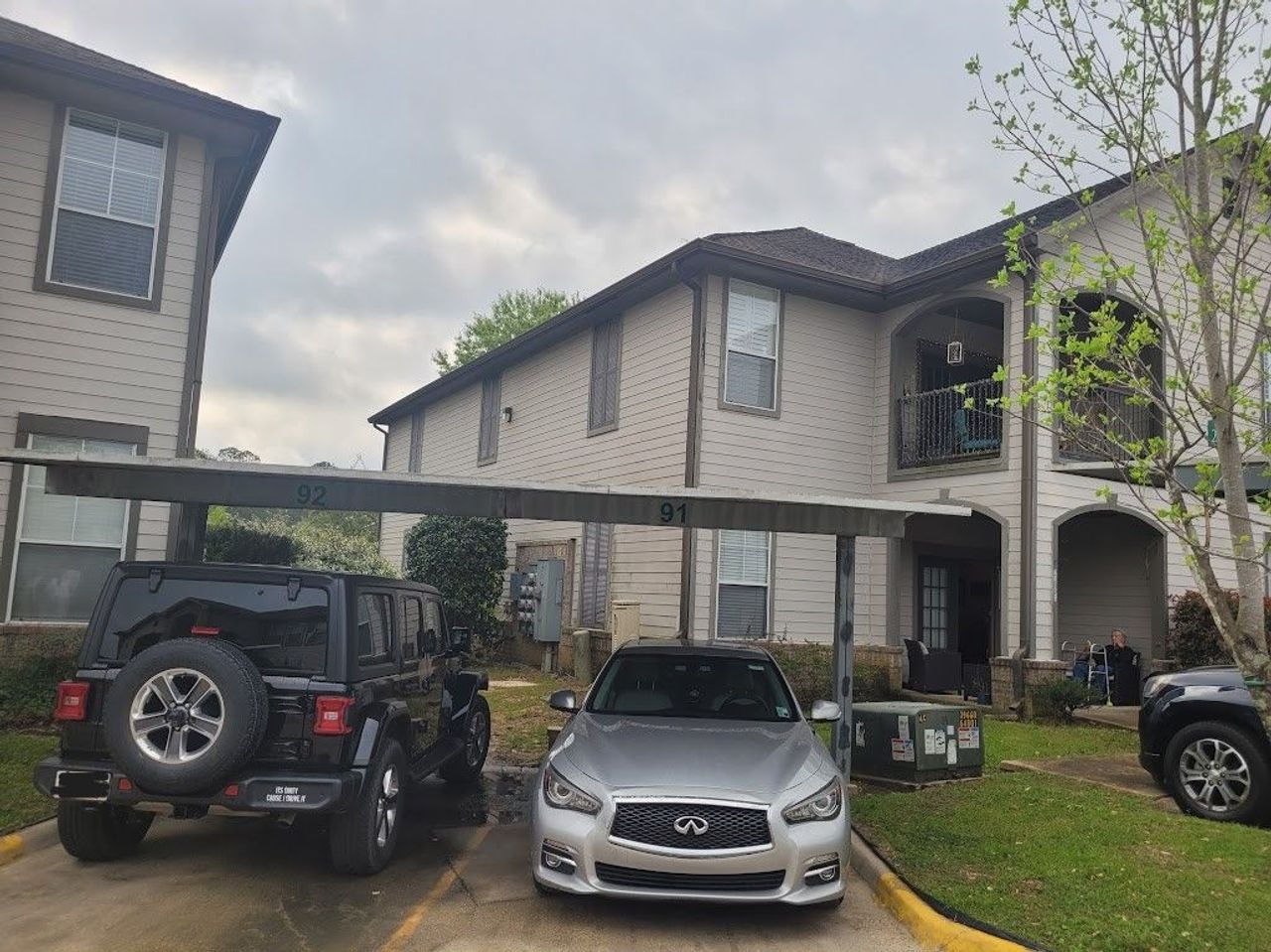 listing, photo 1