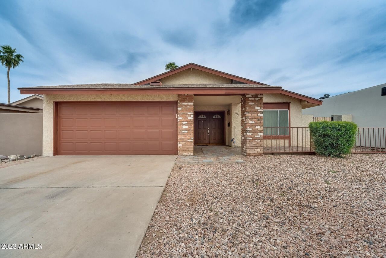 listing, photo 1
