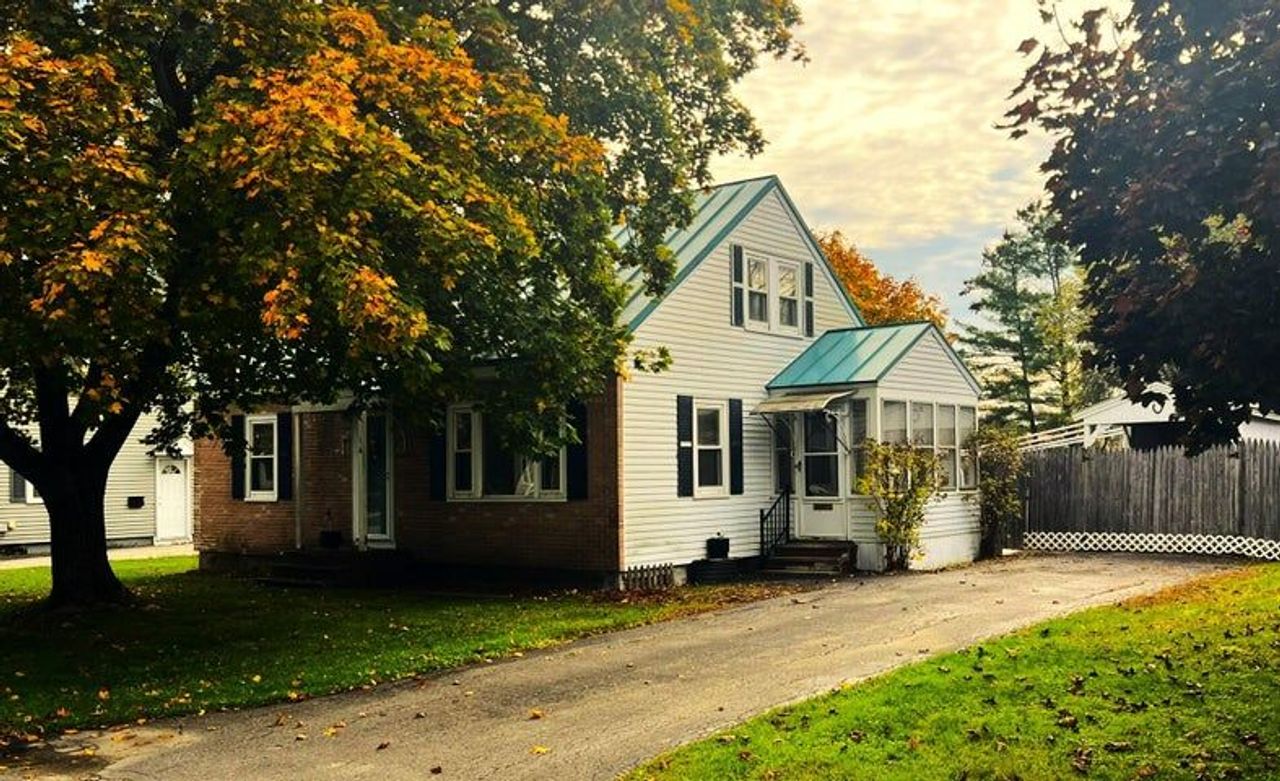 listing, photo 1