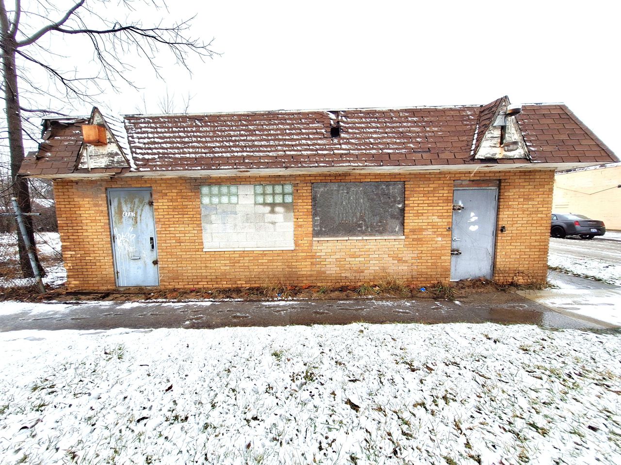 listing, photo 1