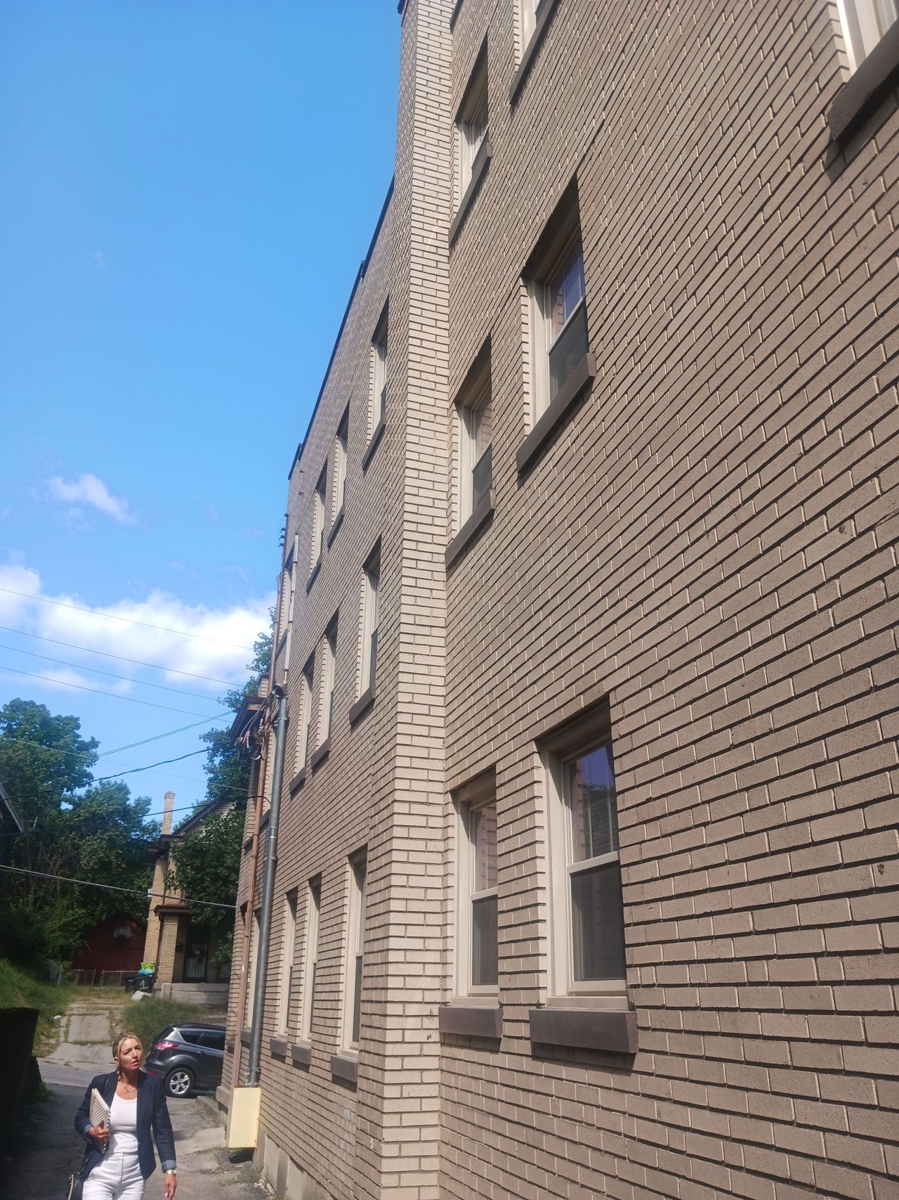 listing, photo 1