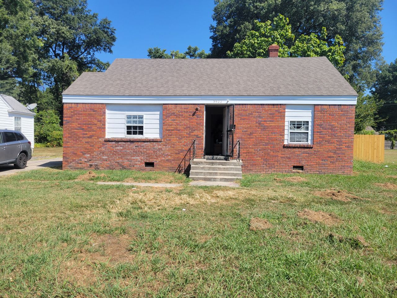 listing, photo 1