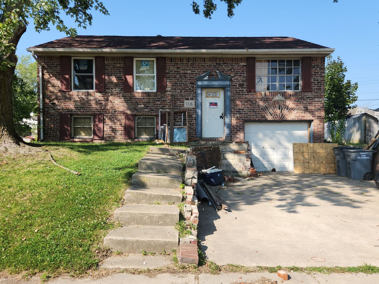 listing, photo 1