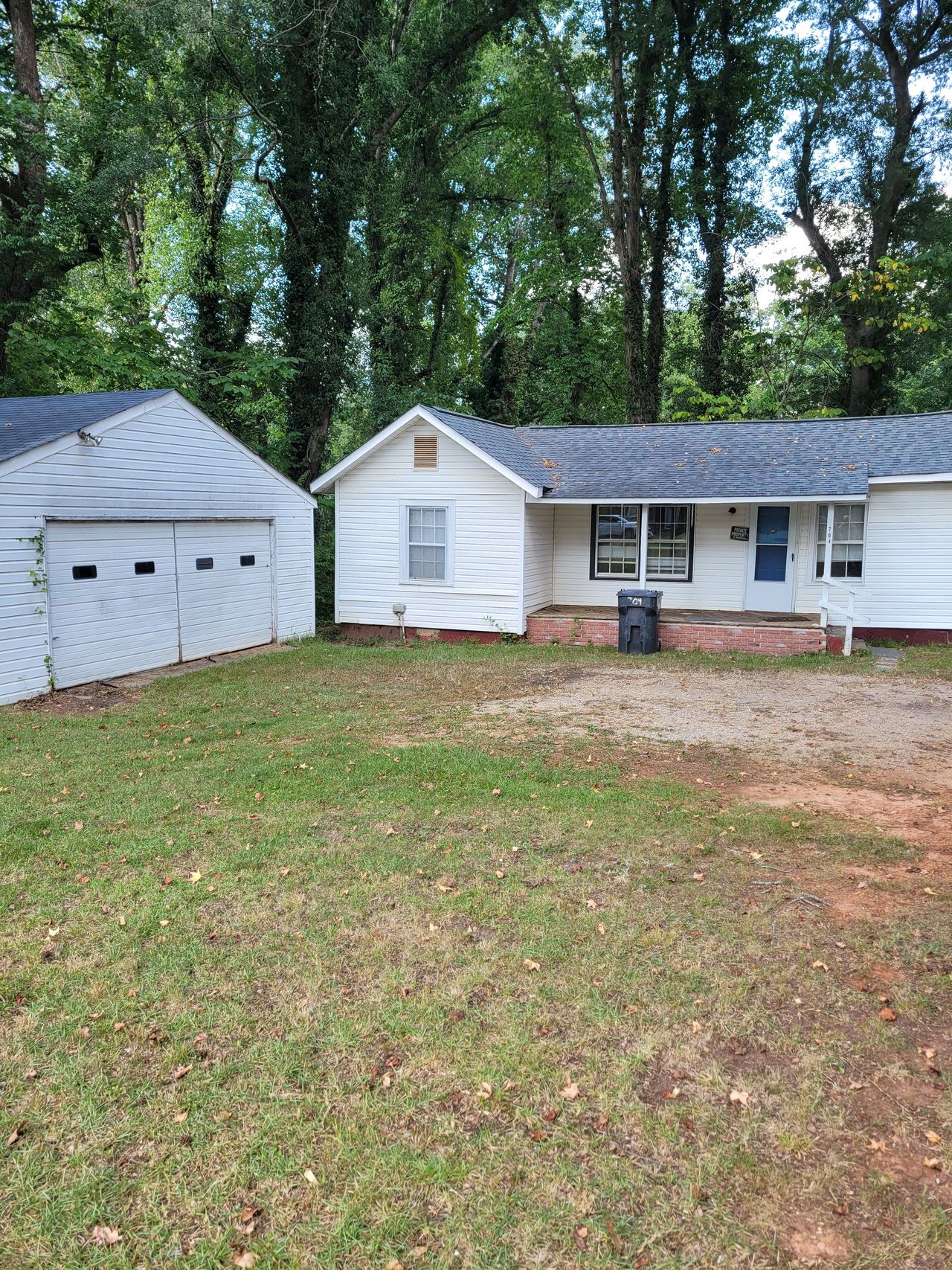 listing, photo 1