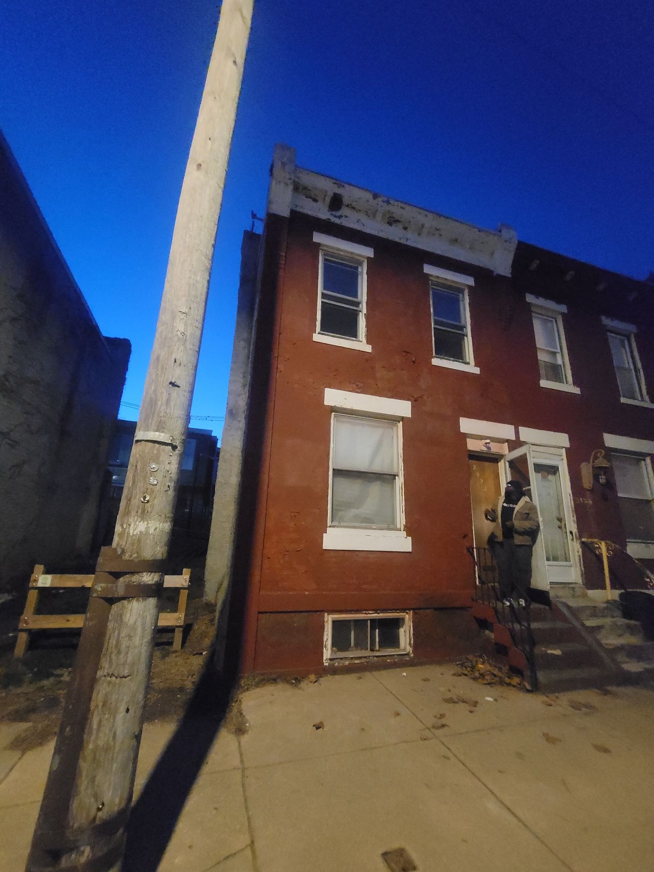 listing, photo 1