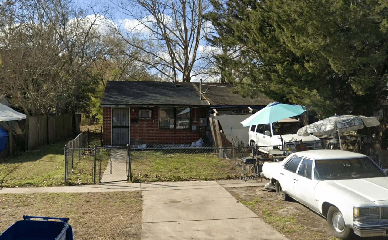 listing, photo 1
