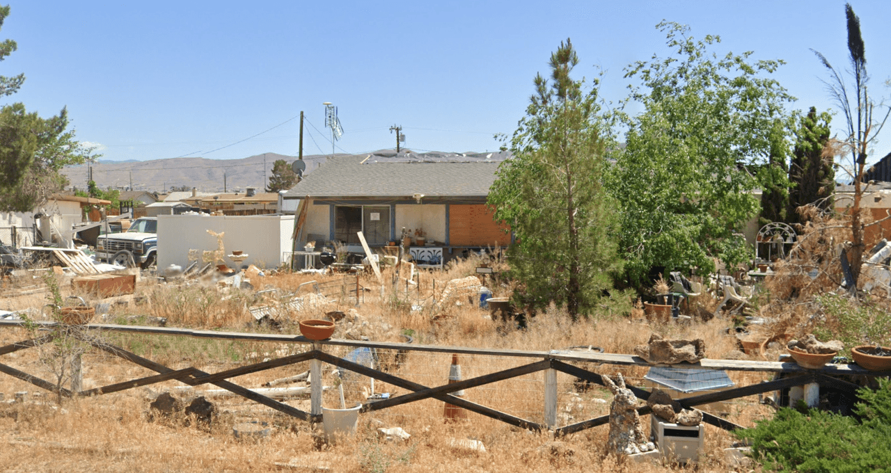 listing, photo 1