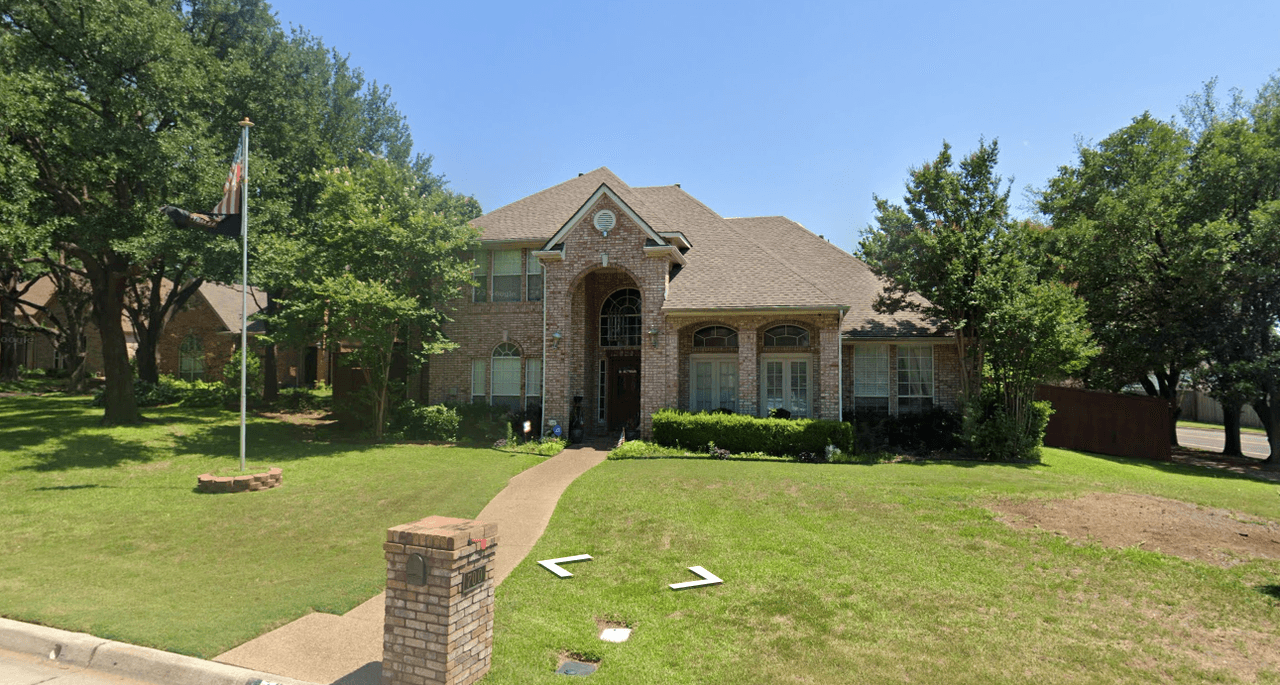 listing, photo 1