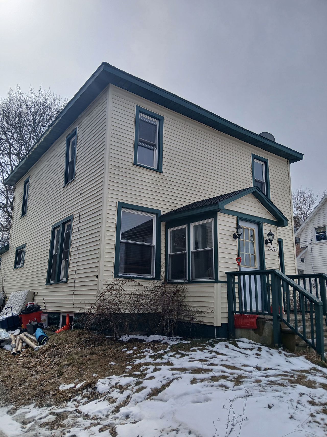 listing, photo 1