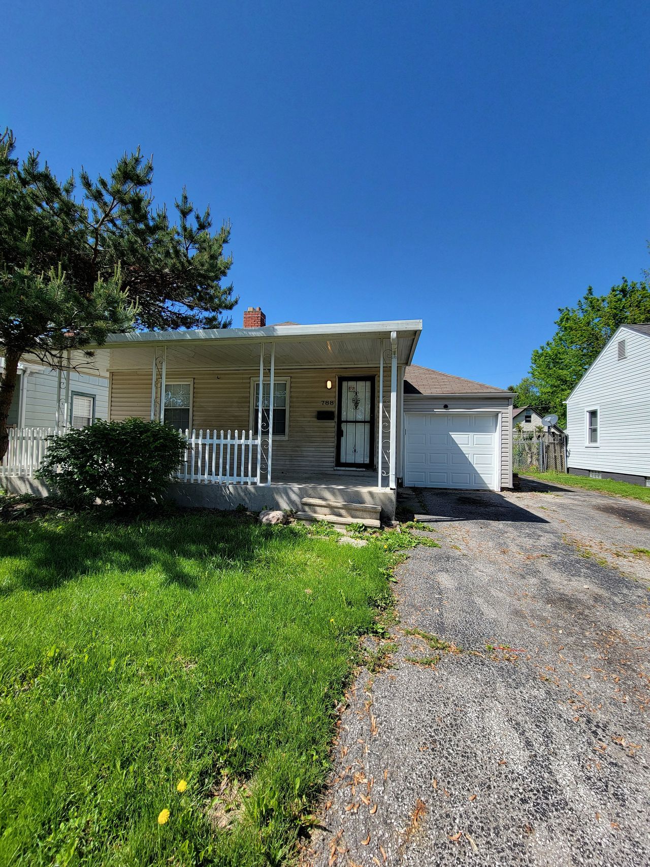 listing, photo 1