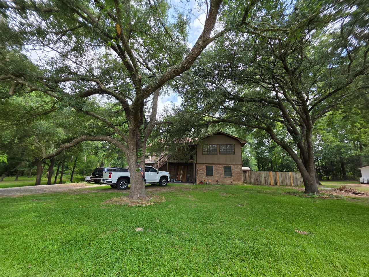 listing, photo 1