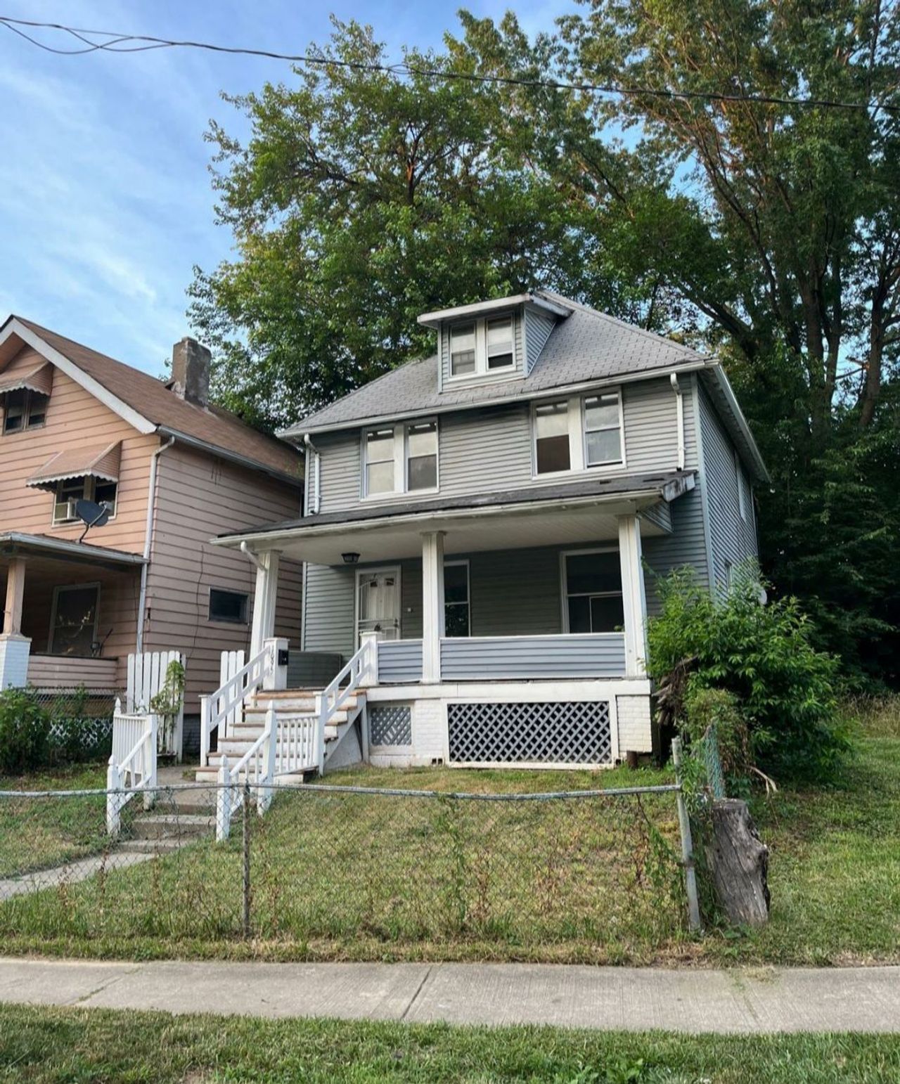 listing, photo 1