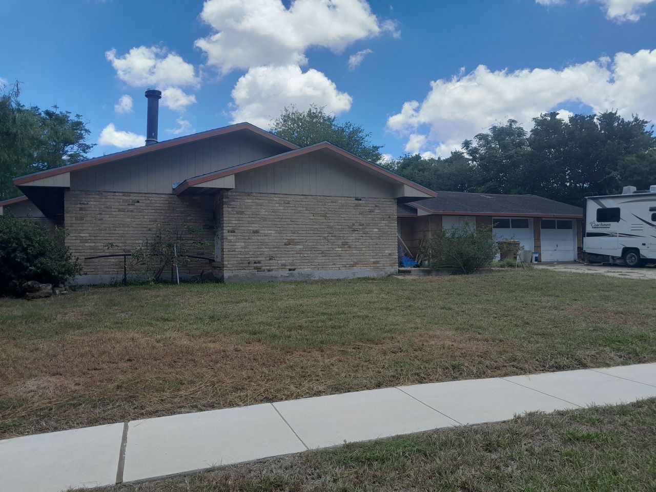 listing, photo 1