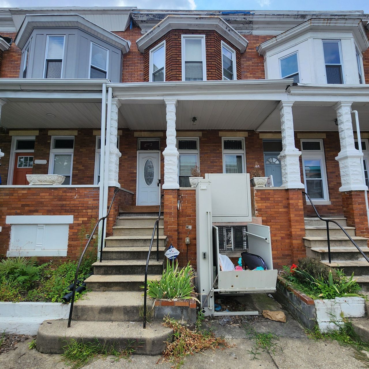 listing, photo 1
