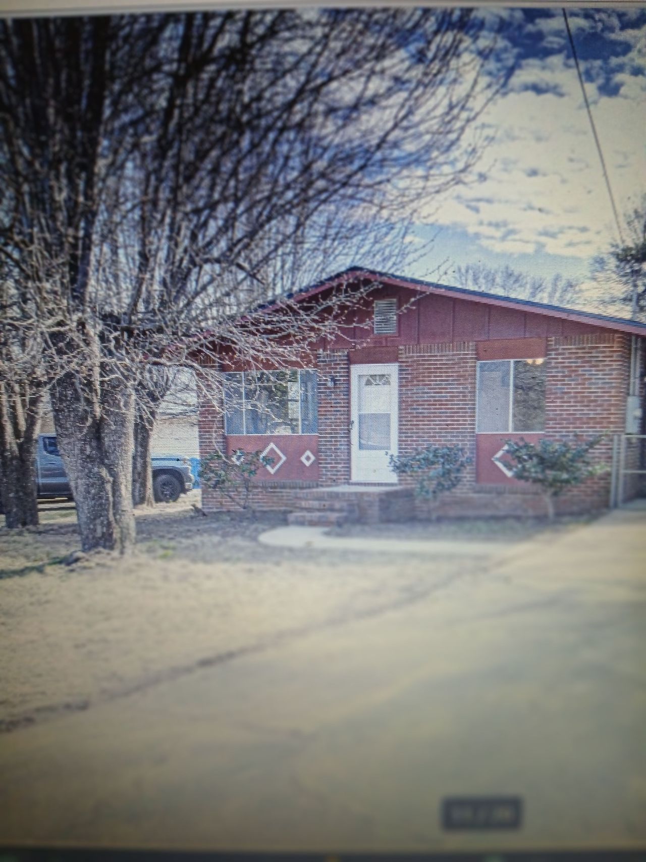 listing, photo 1