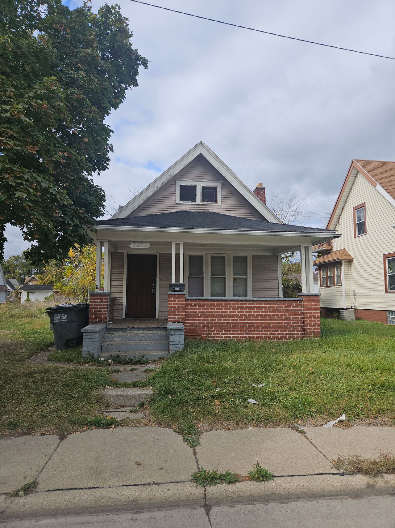 listing, photo 1