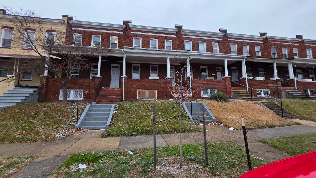 listing, photo 1