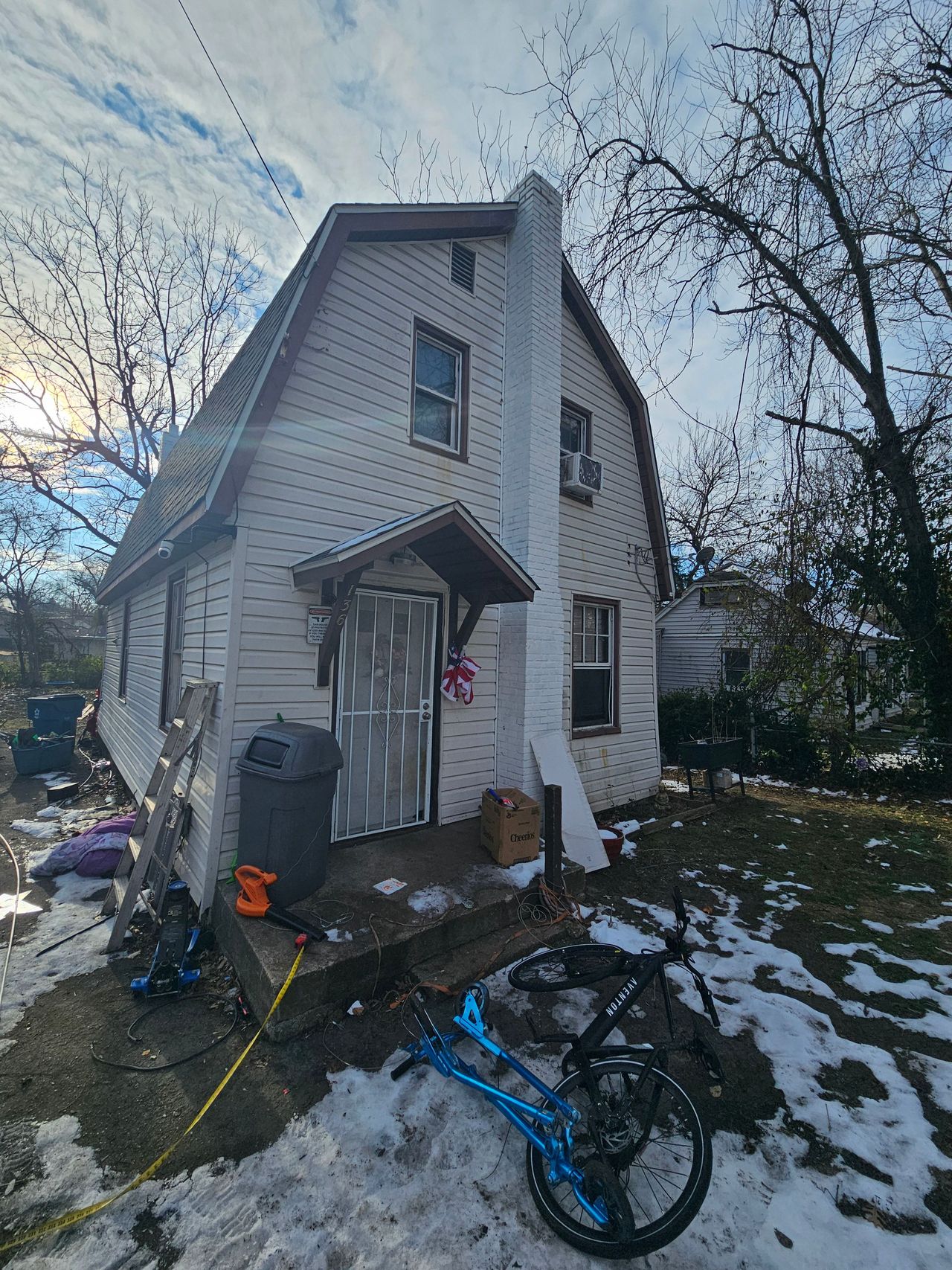 listing, photo 1