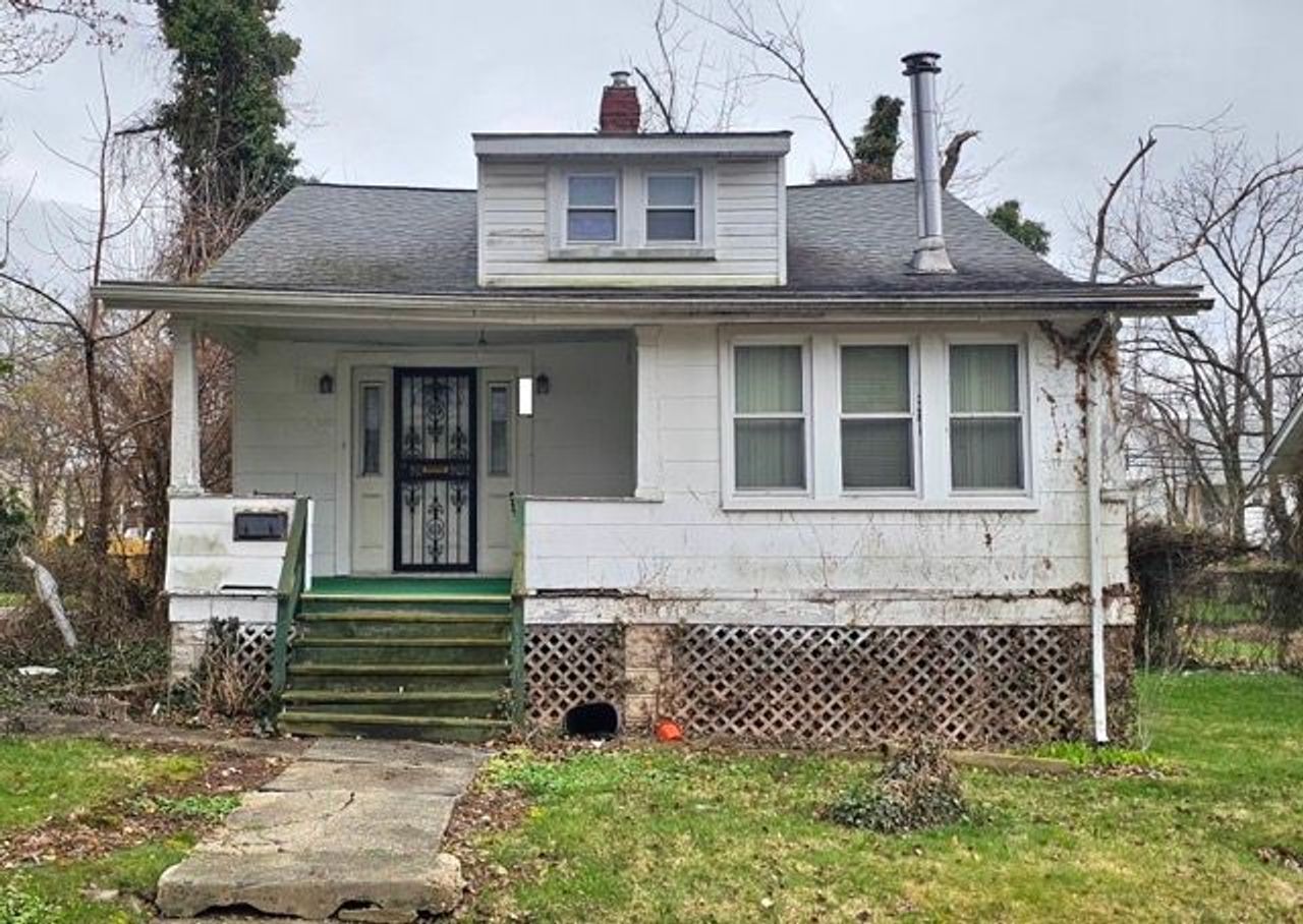 listing, photo 1