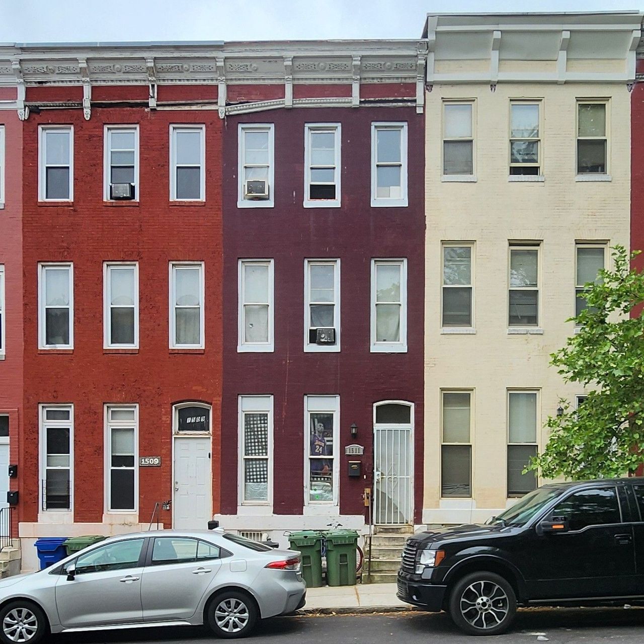 listing, photo 1
