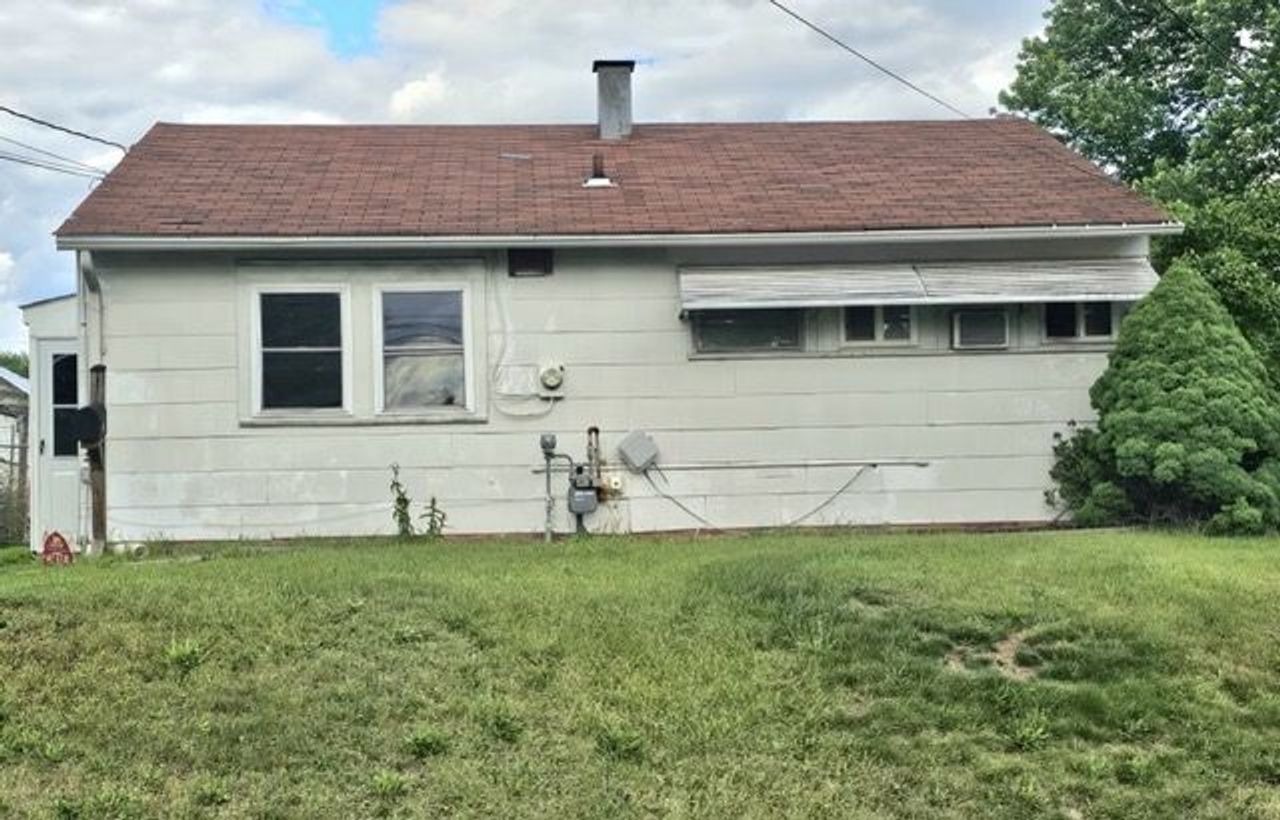 listing, photo 1