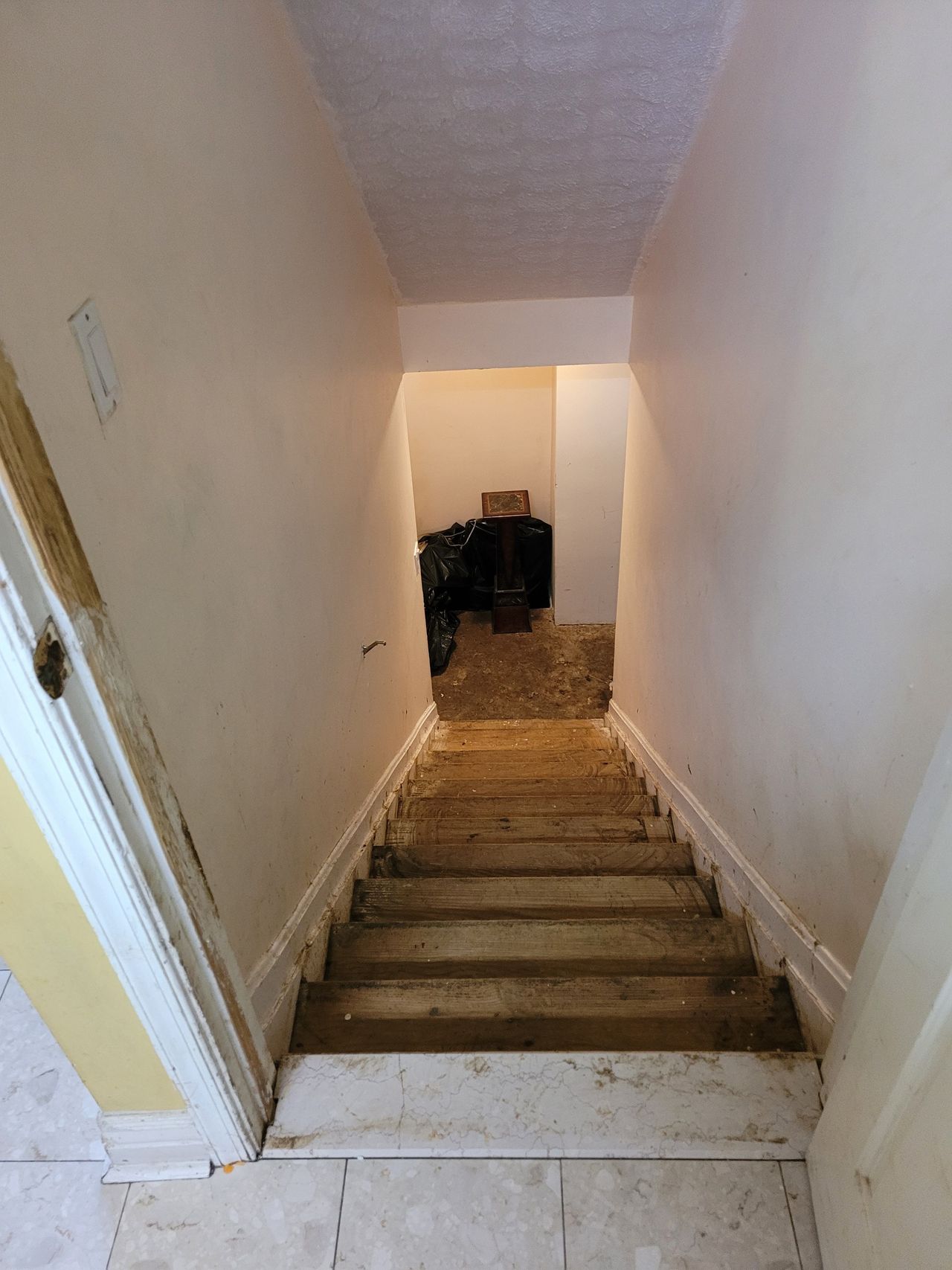 listing, photo 1