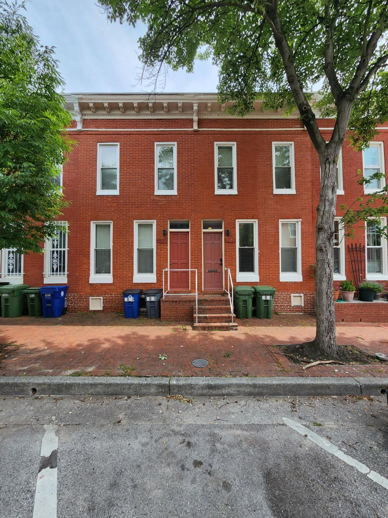 listing, photo 1