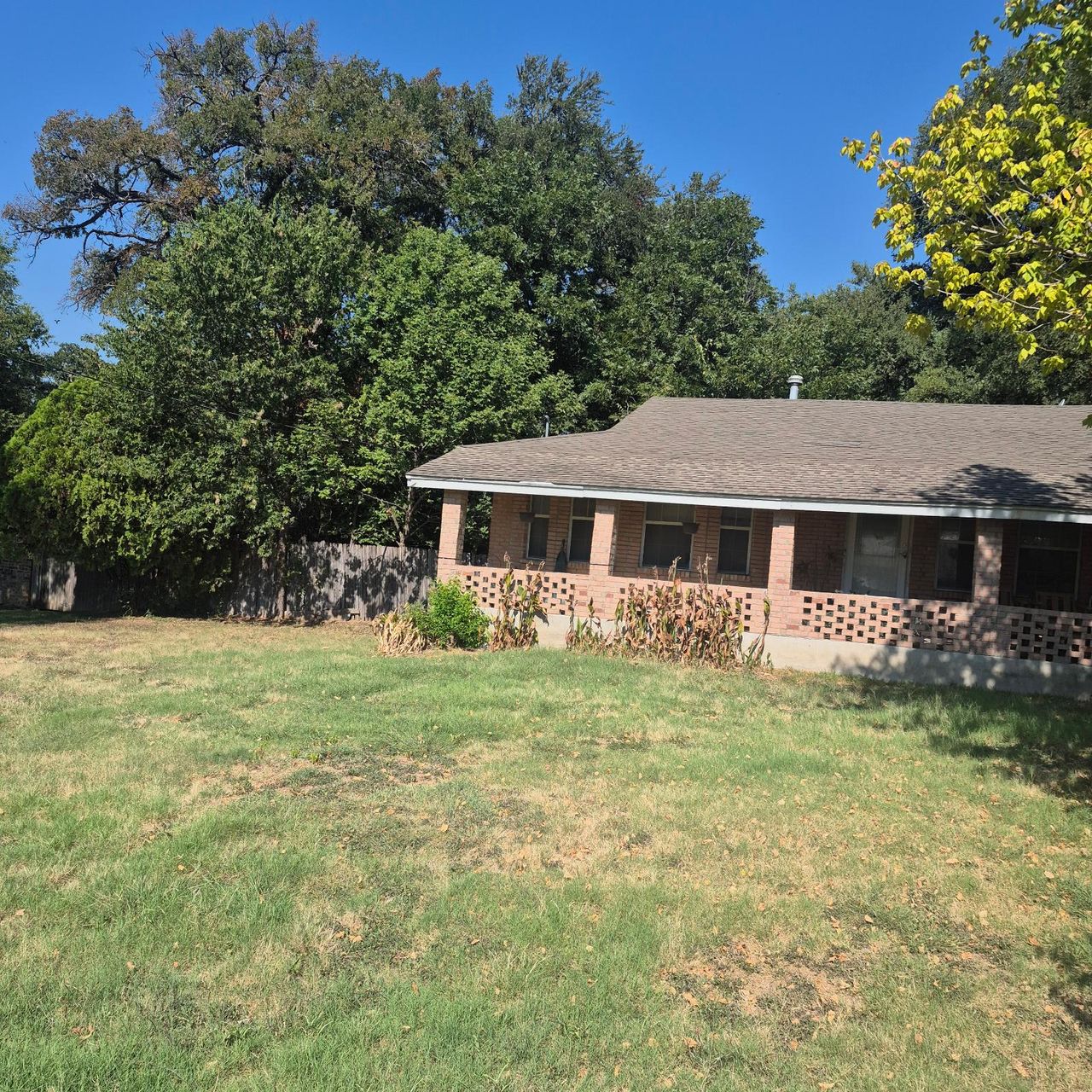 listing, photo 1