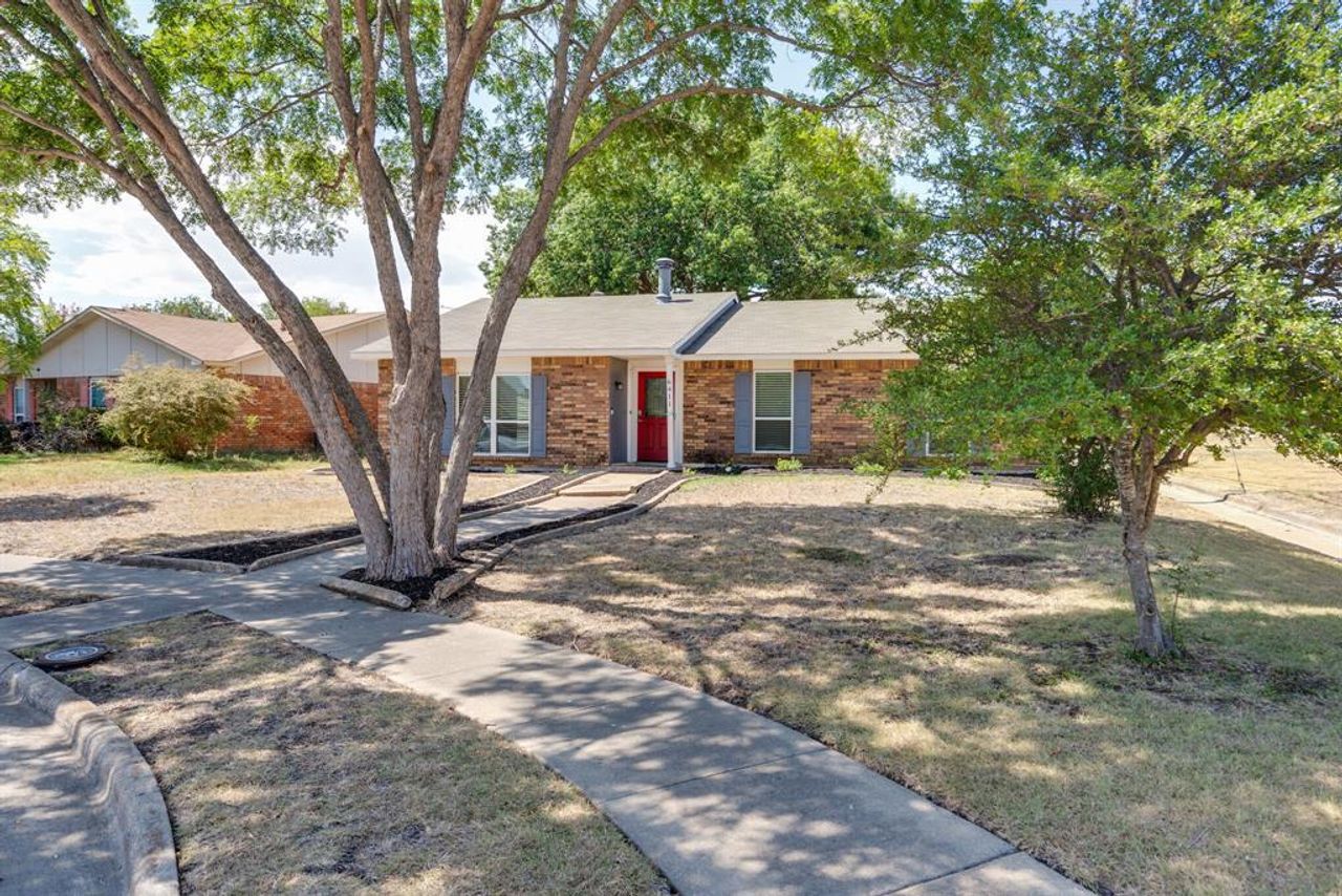 listing, photo 1