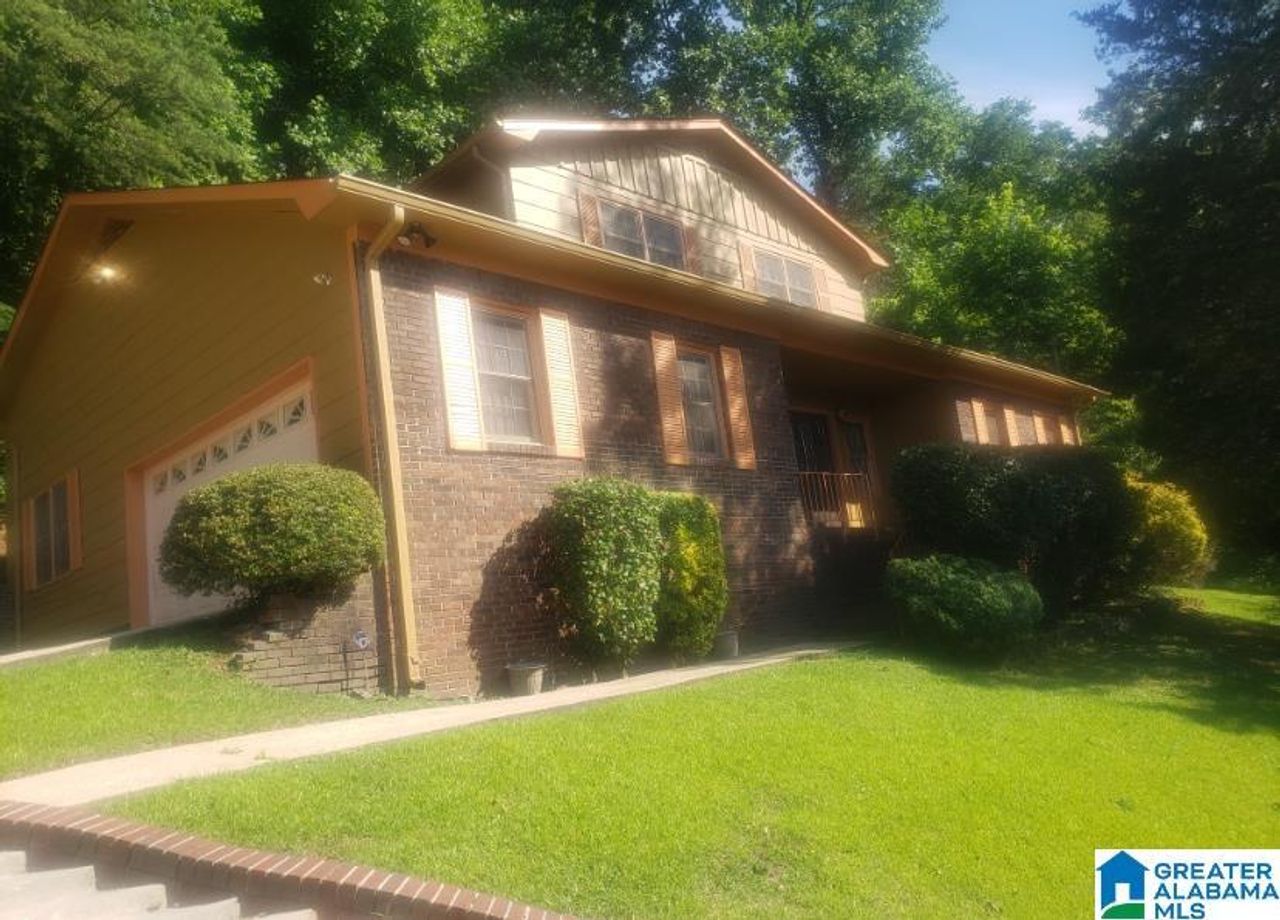 listing, photo 1