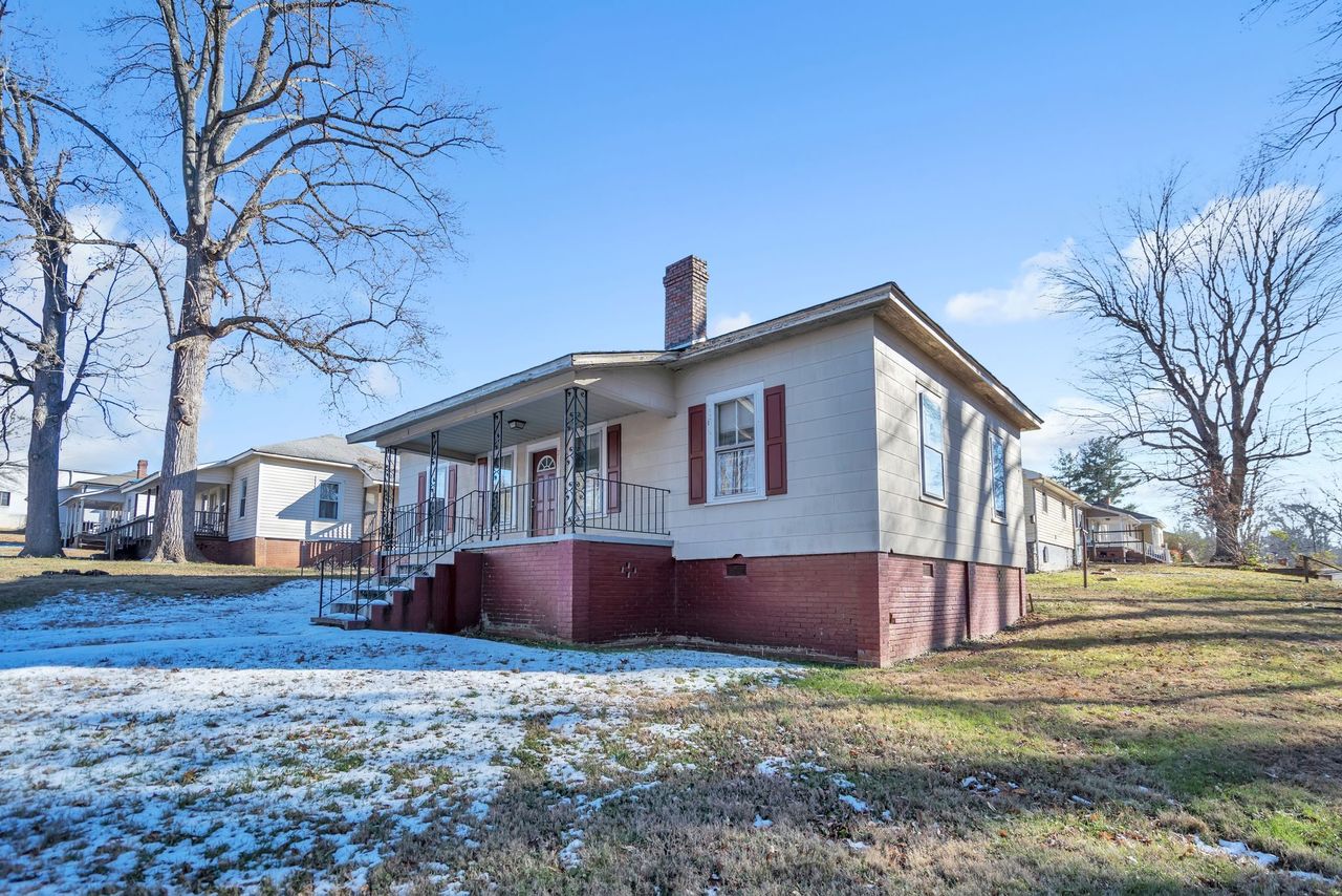 listing, photo 1