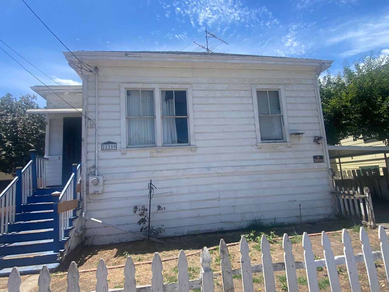 listing, photo 1