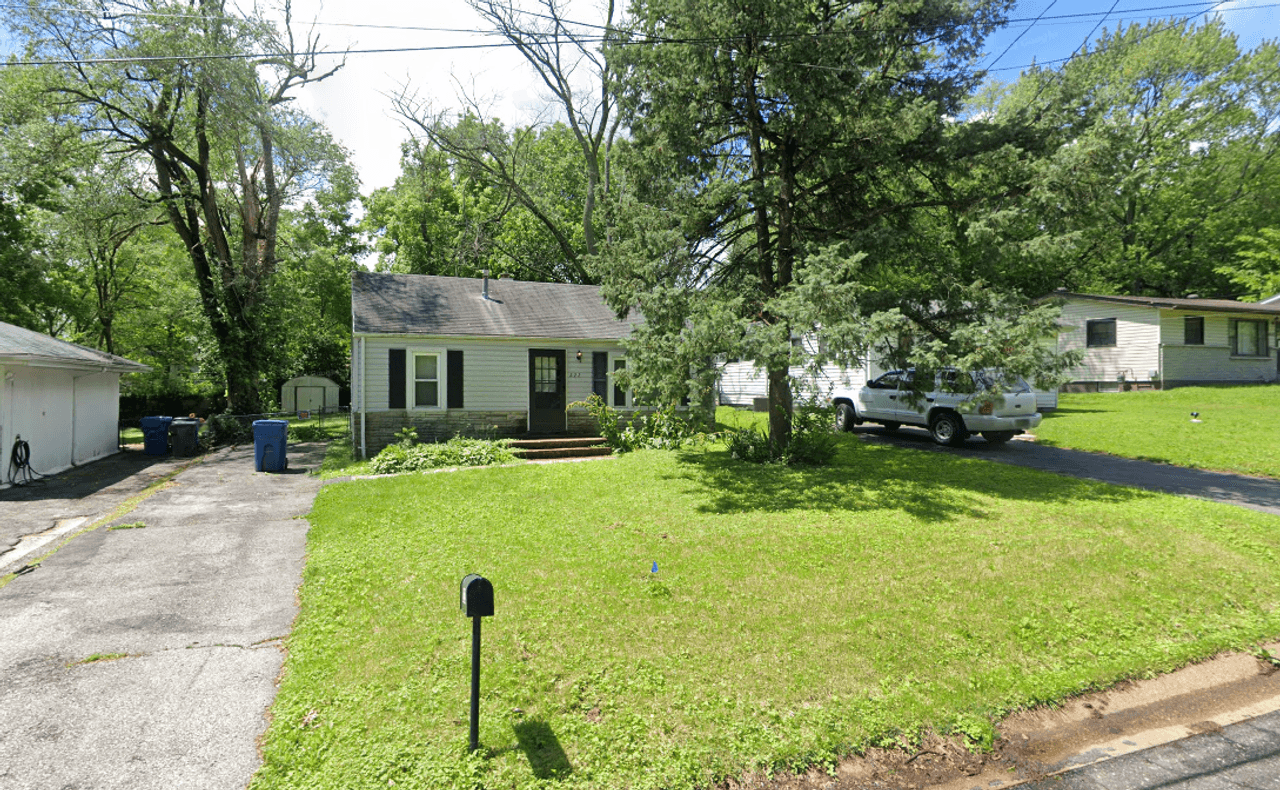 listing, photo 1