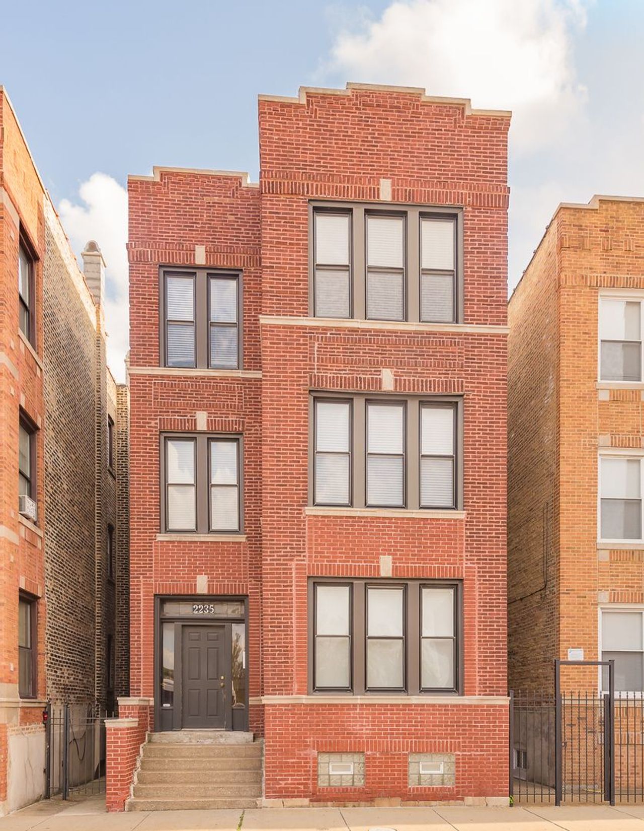 listing, photo 1