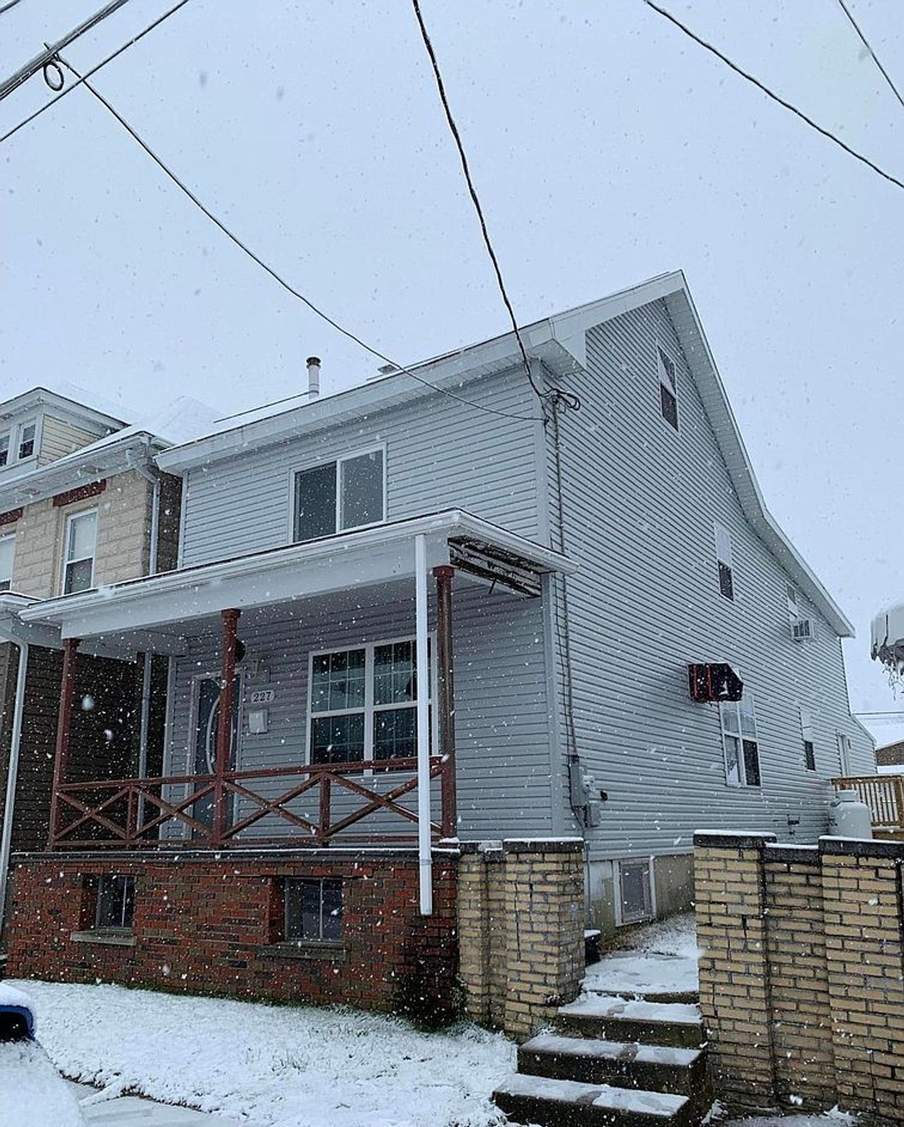 listing, photo 1