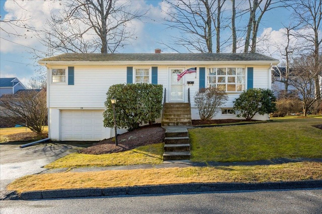 listing, photo 1