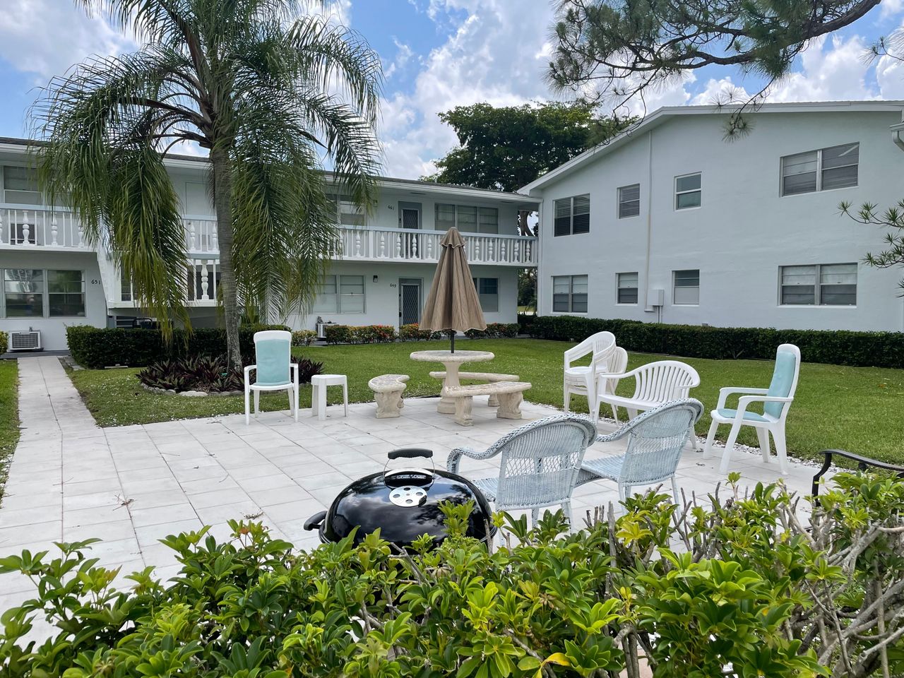 listing, photo 1