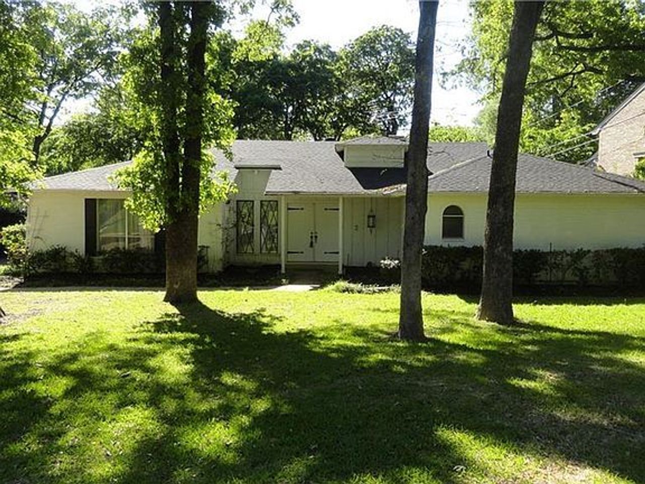 listing, photo 1