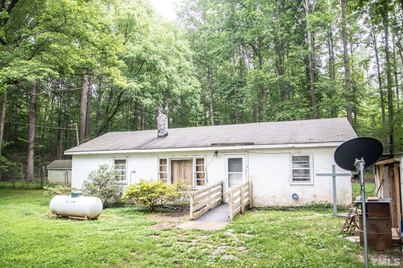 listing, photo 1